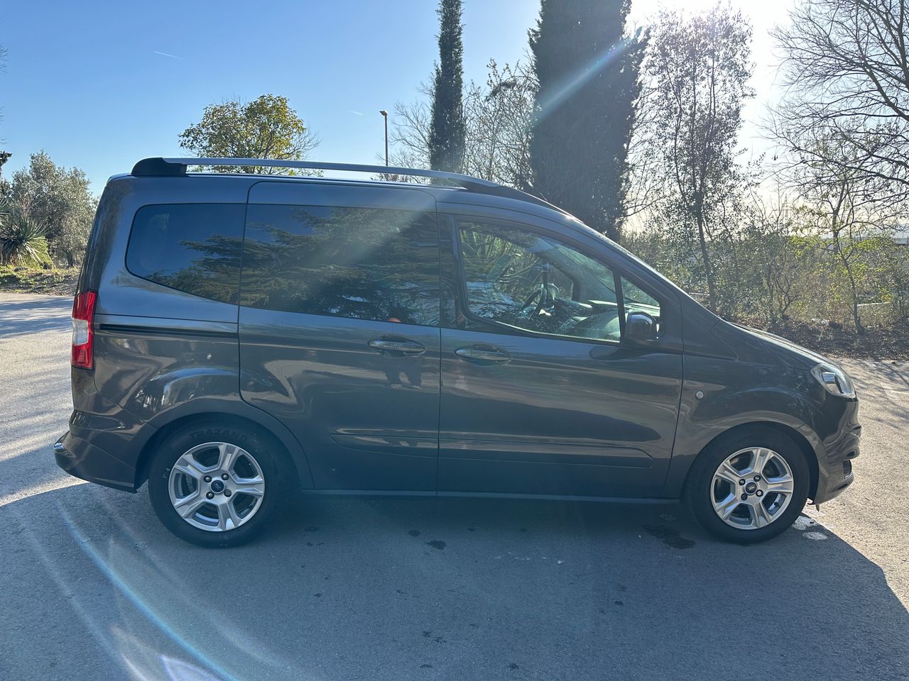 Foto Ford Tourneo Courier 16