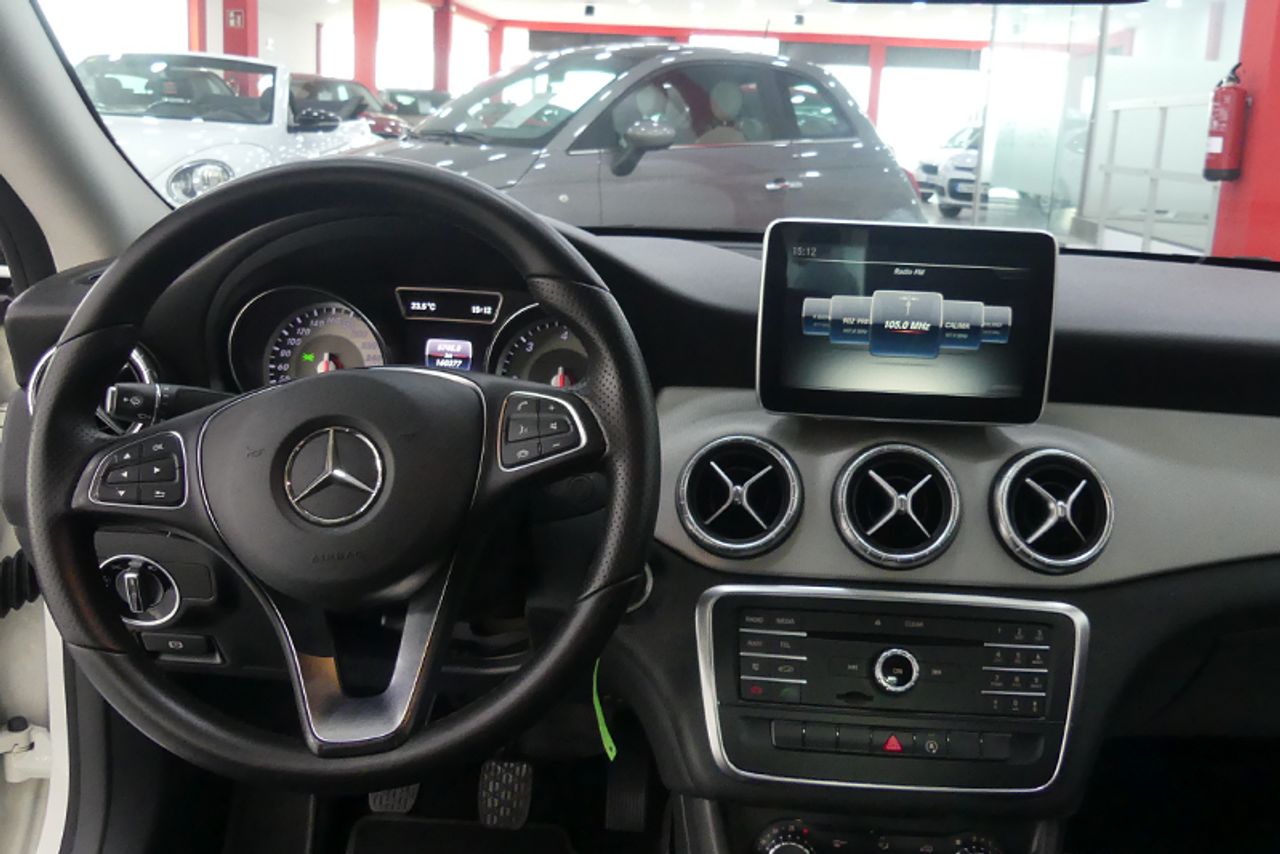 Foto Mercedes-Benz Clase CLA 5