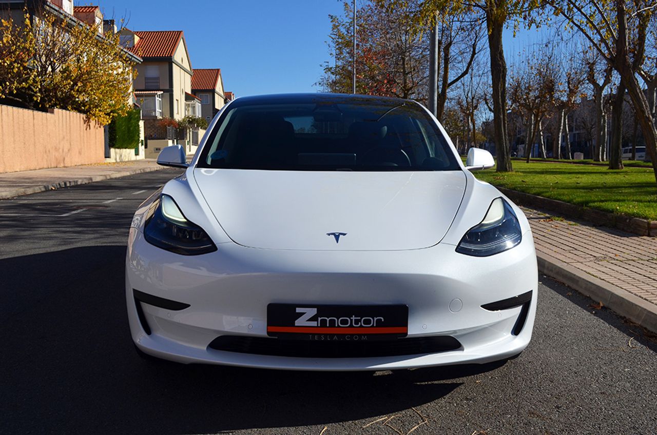 Foto Tesla Model 3 64