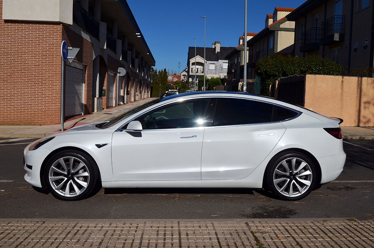 Foto Tesla Model 3 65