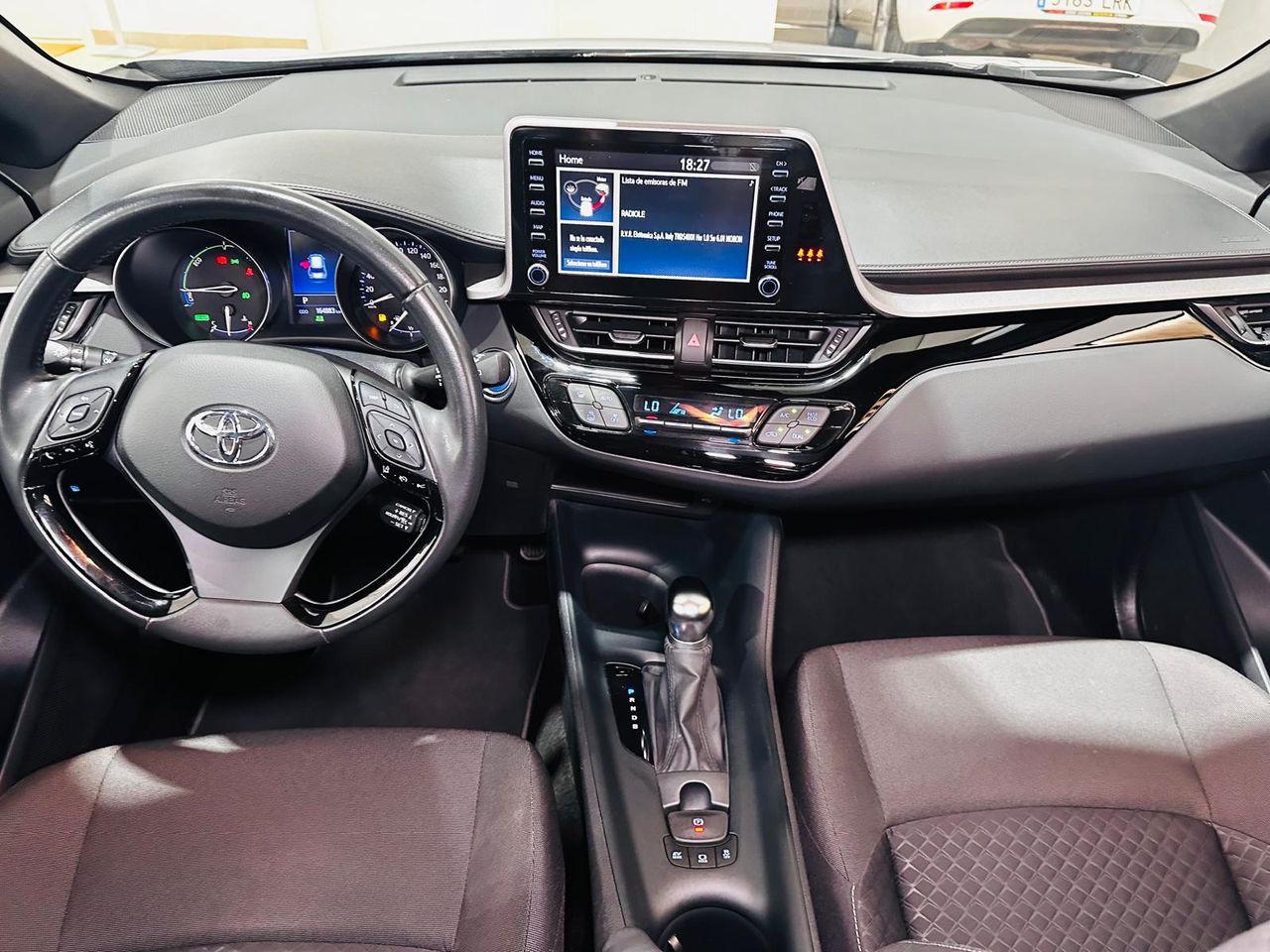 Foto Toyota C-HR 18