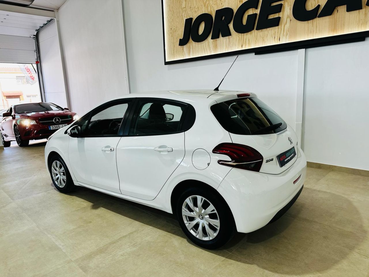 Foto Peugeot 208 4