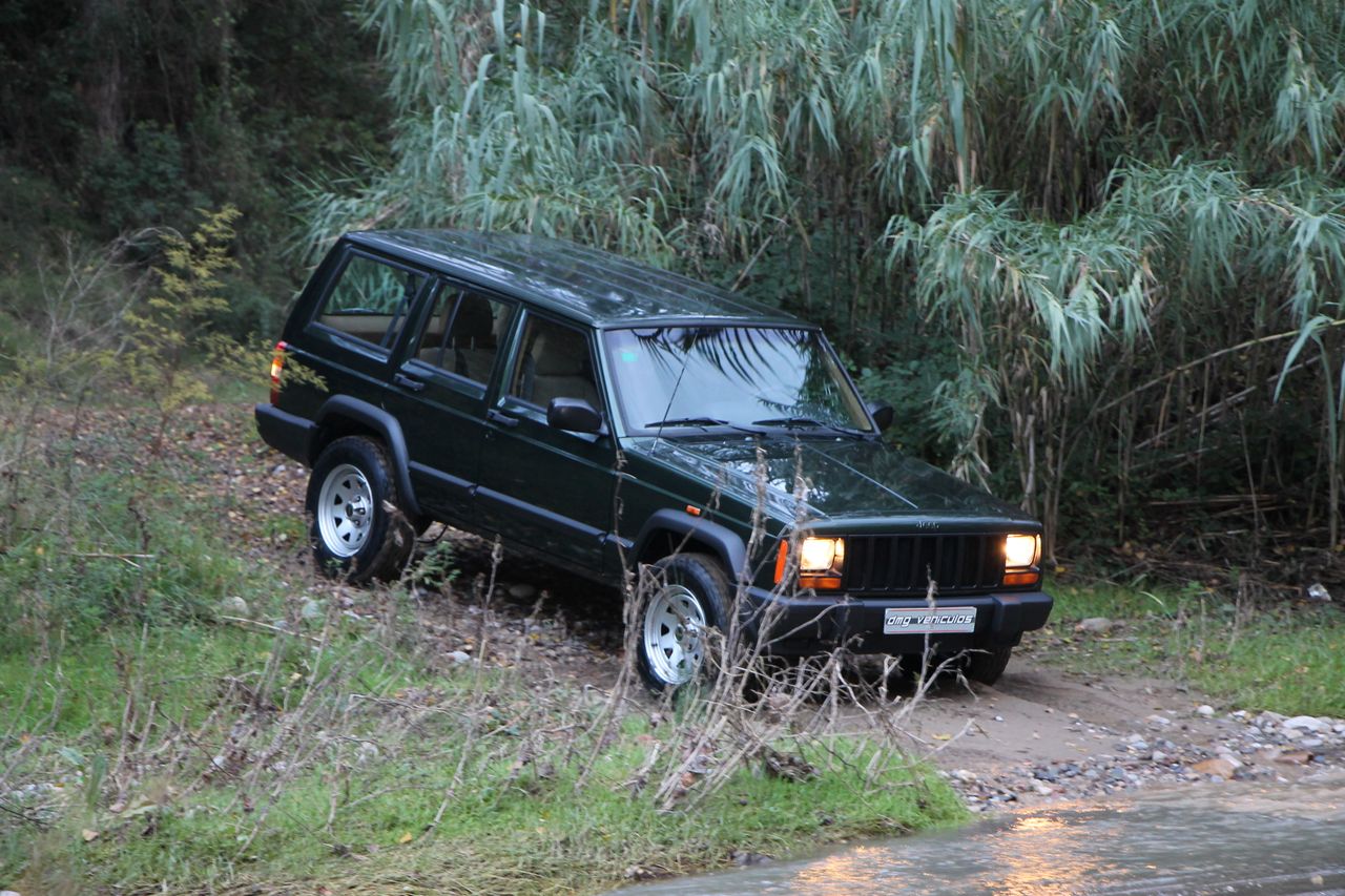 Foto Jeep Cherokee 32