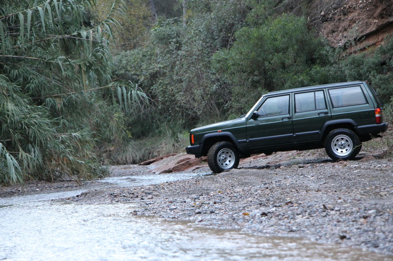 Foto Jeep Cherokee 51