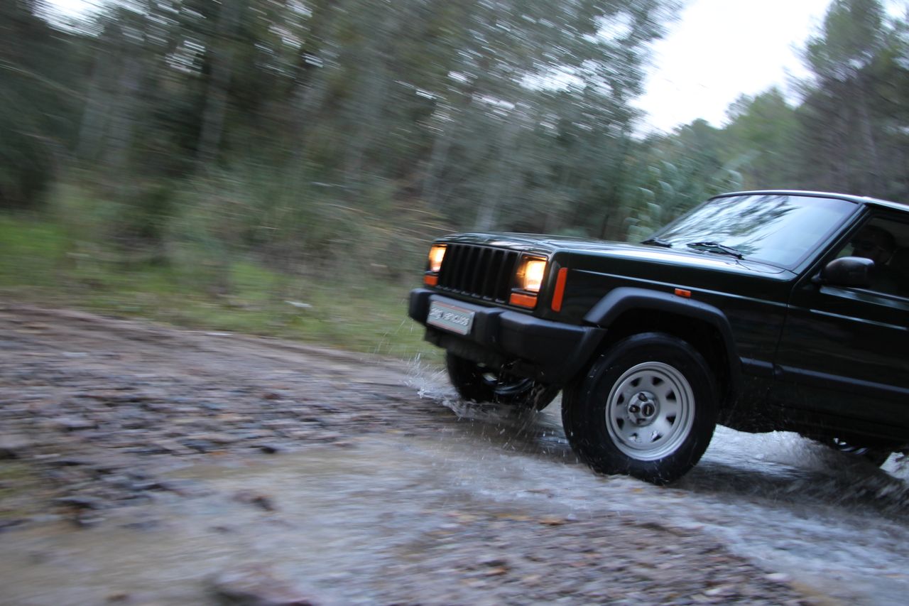 Foto Jeep Cherokee 70