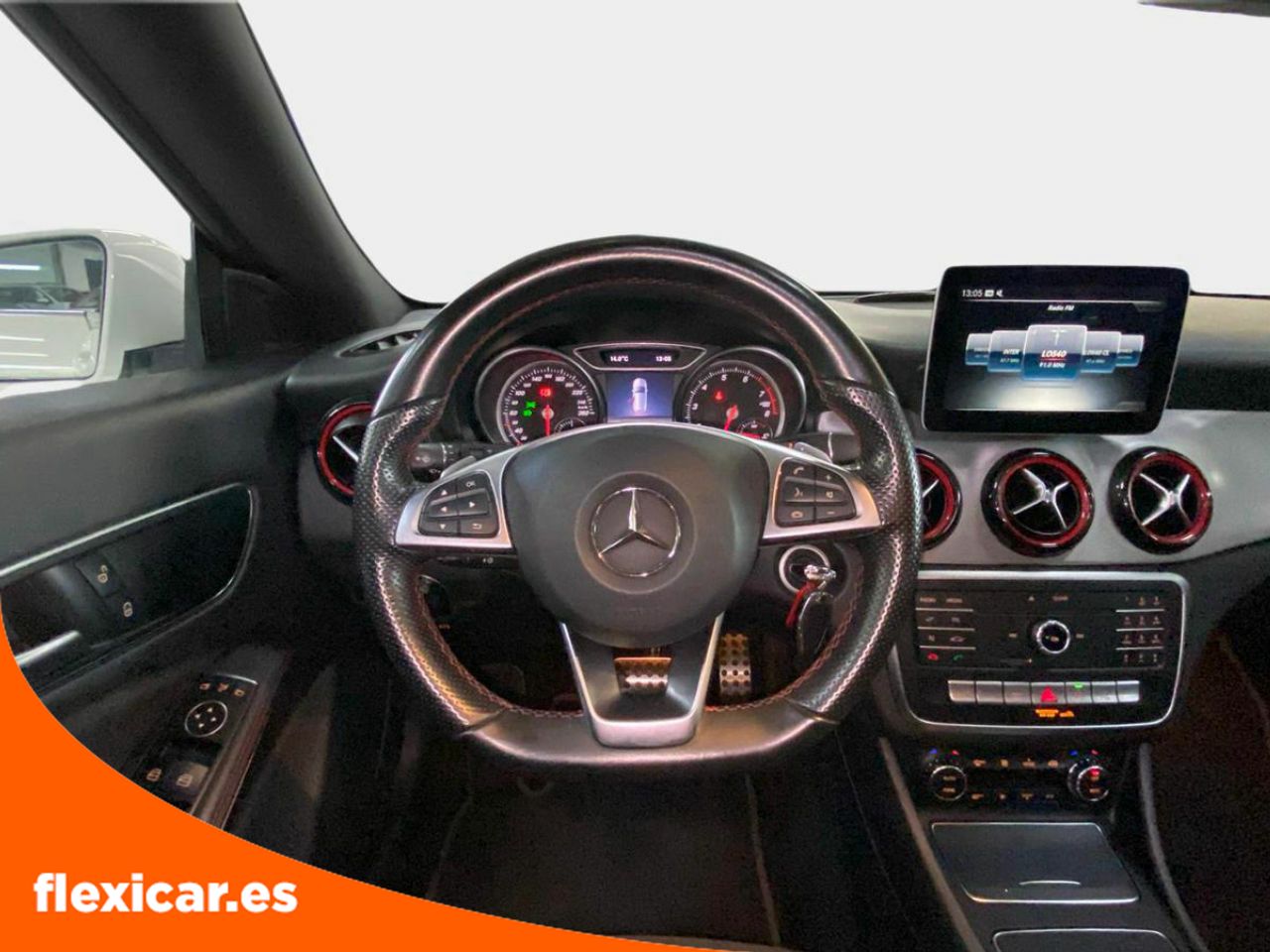 Foto Mercedes-Benz Clase CLA 11