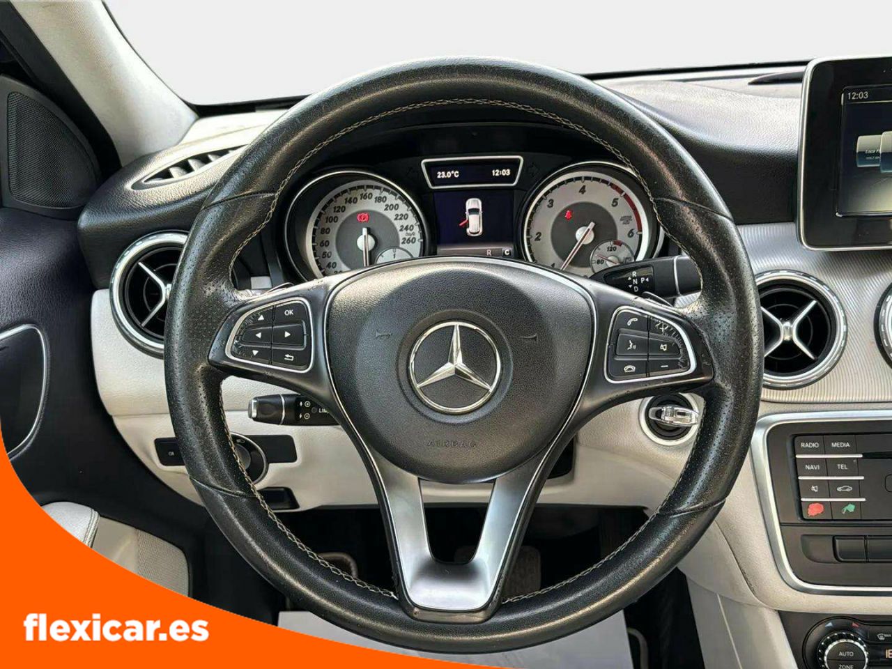 Foto Mercedes-Benz Clase GLA 14