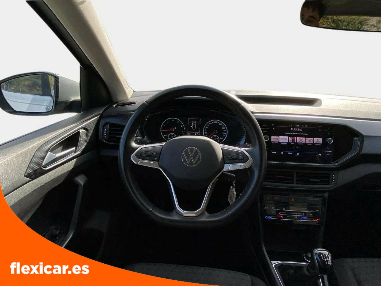 Foto Volkswagen T-Cross 13