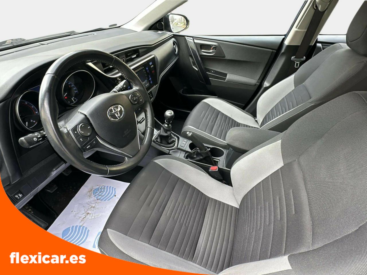 Foto Toyota Auris 11