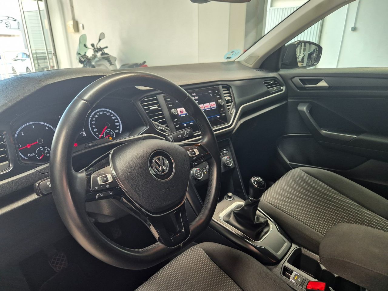 Foto Volkswagen T-Roc 15