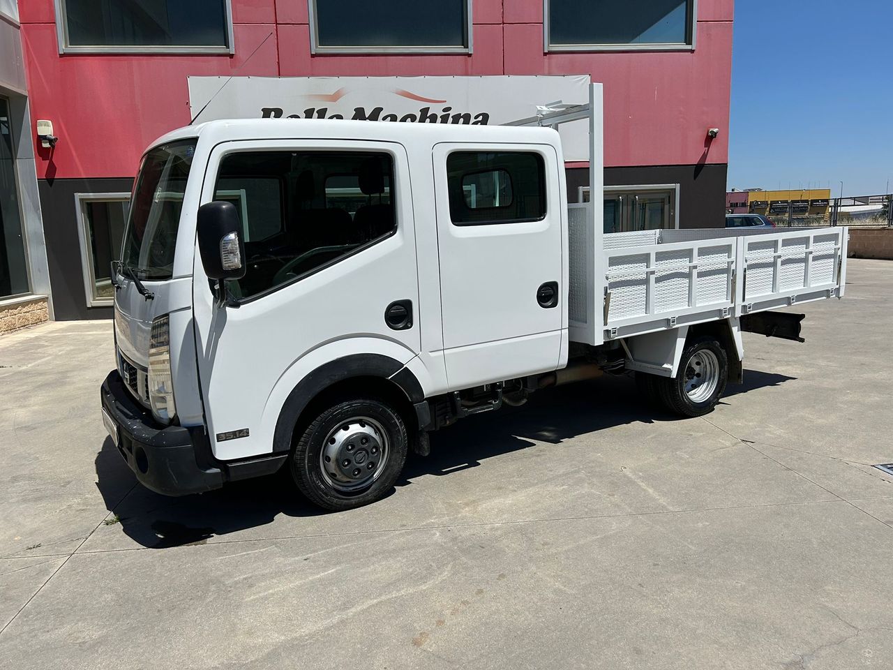 Foto Nissan NT400 11