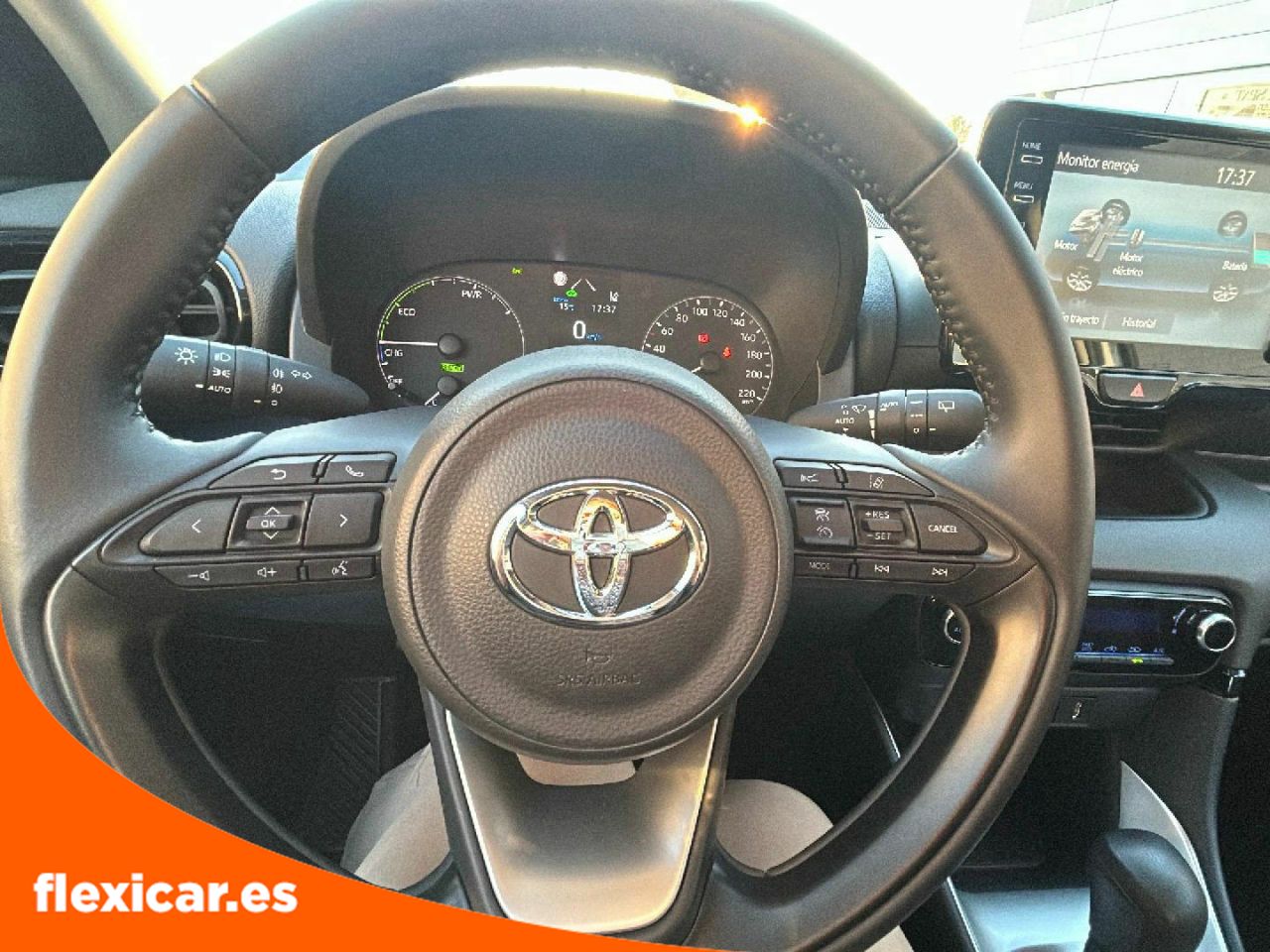 Foto Toyota Yaris 16