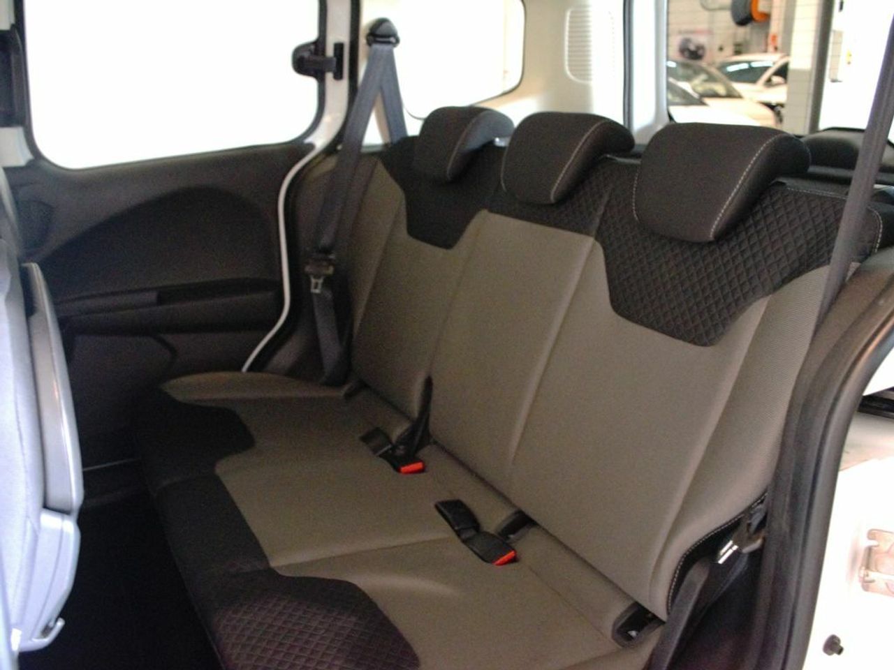 Foto Ford Tourneo Courier 11