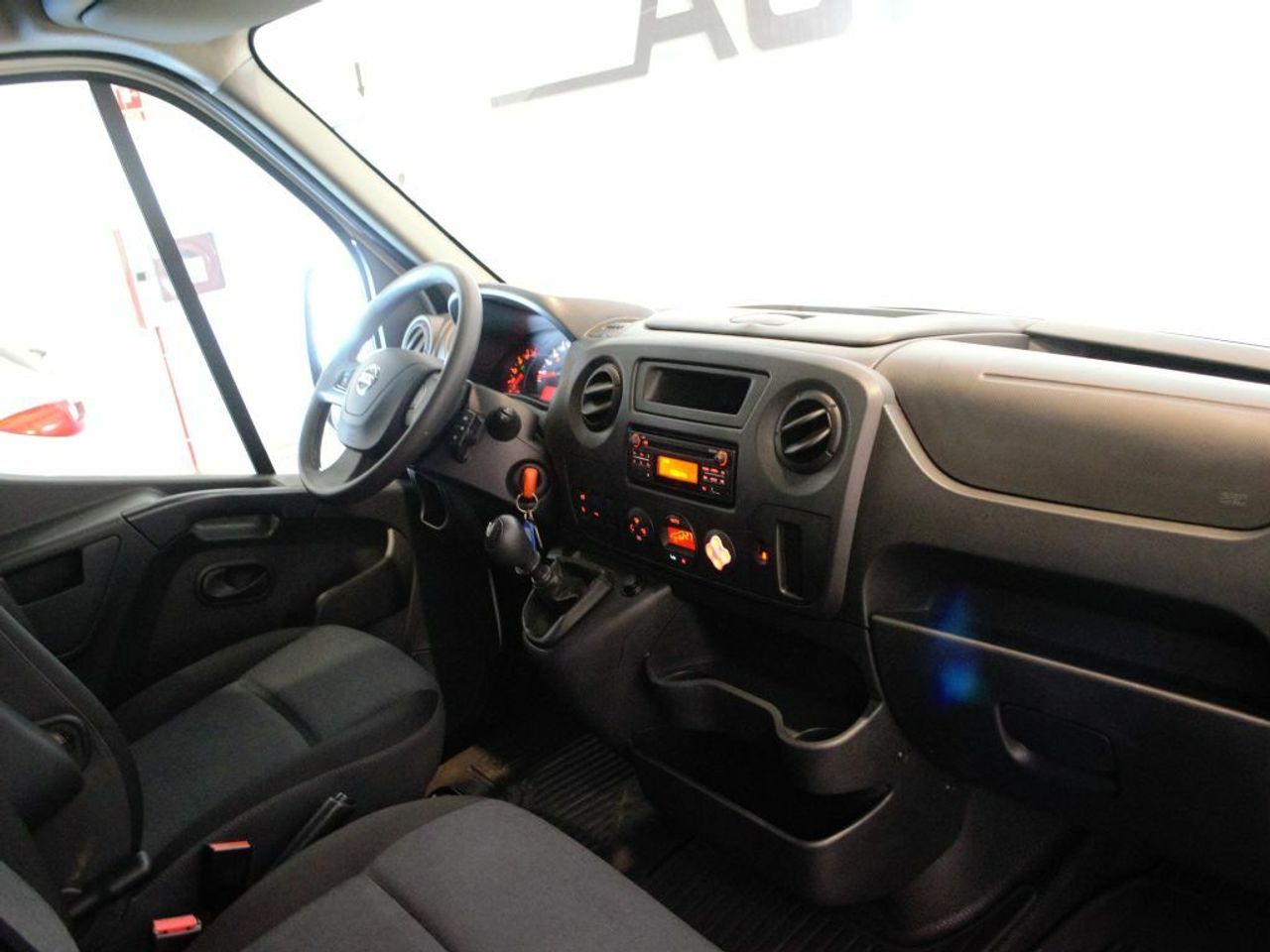 Foto Nissan NV400 9