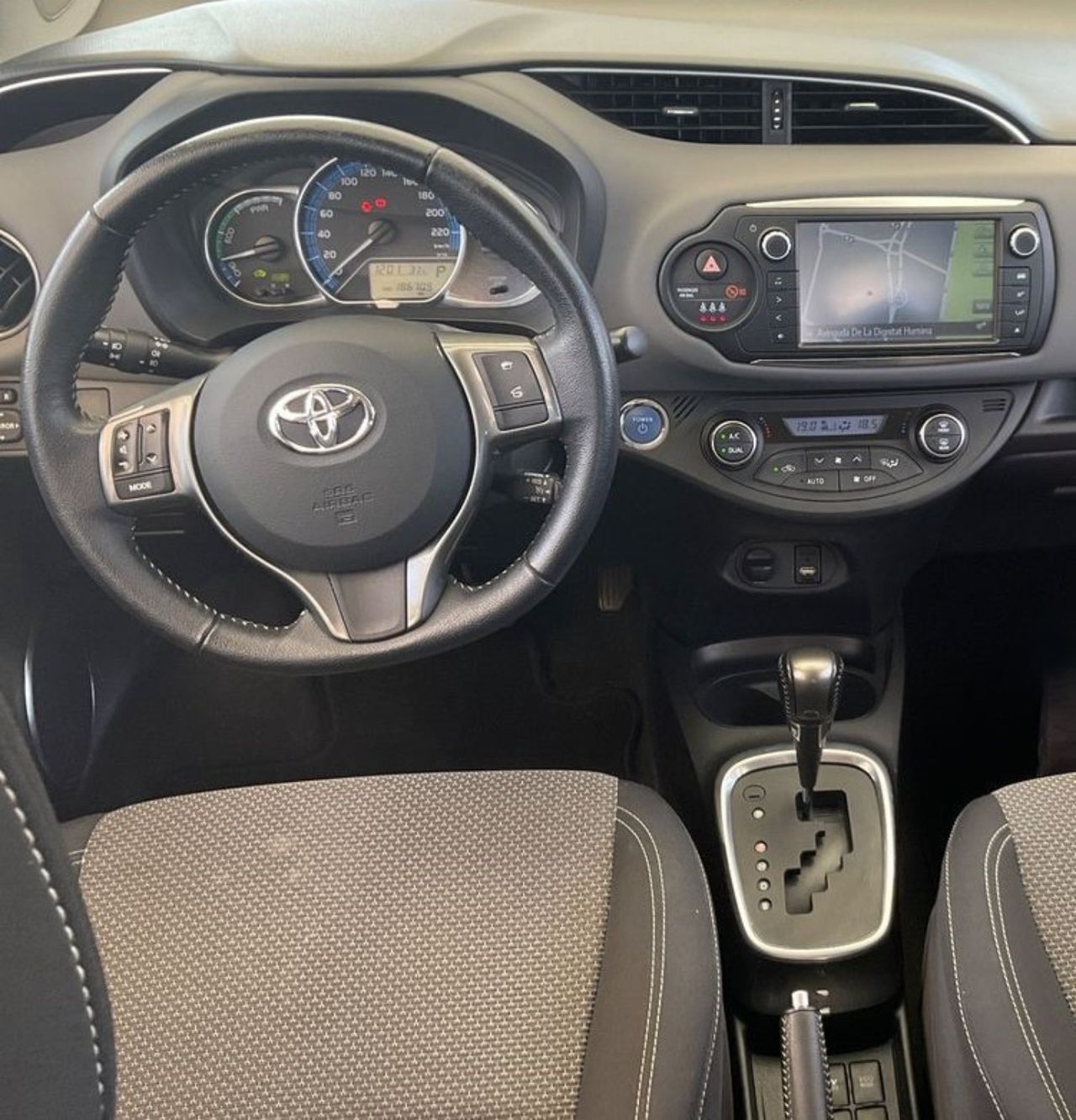 Foto Toyota Yaris 12