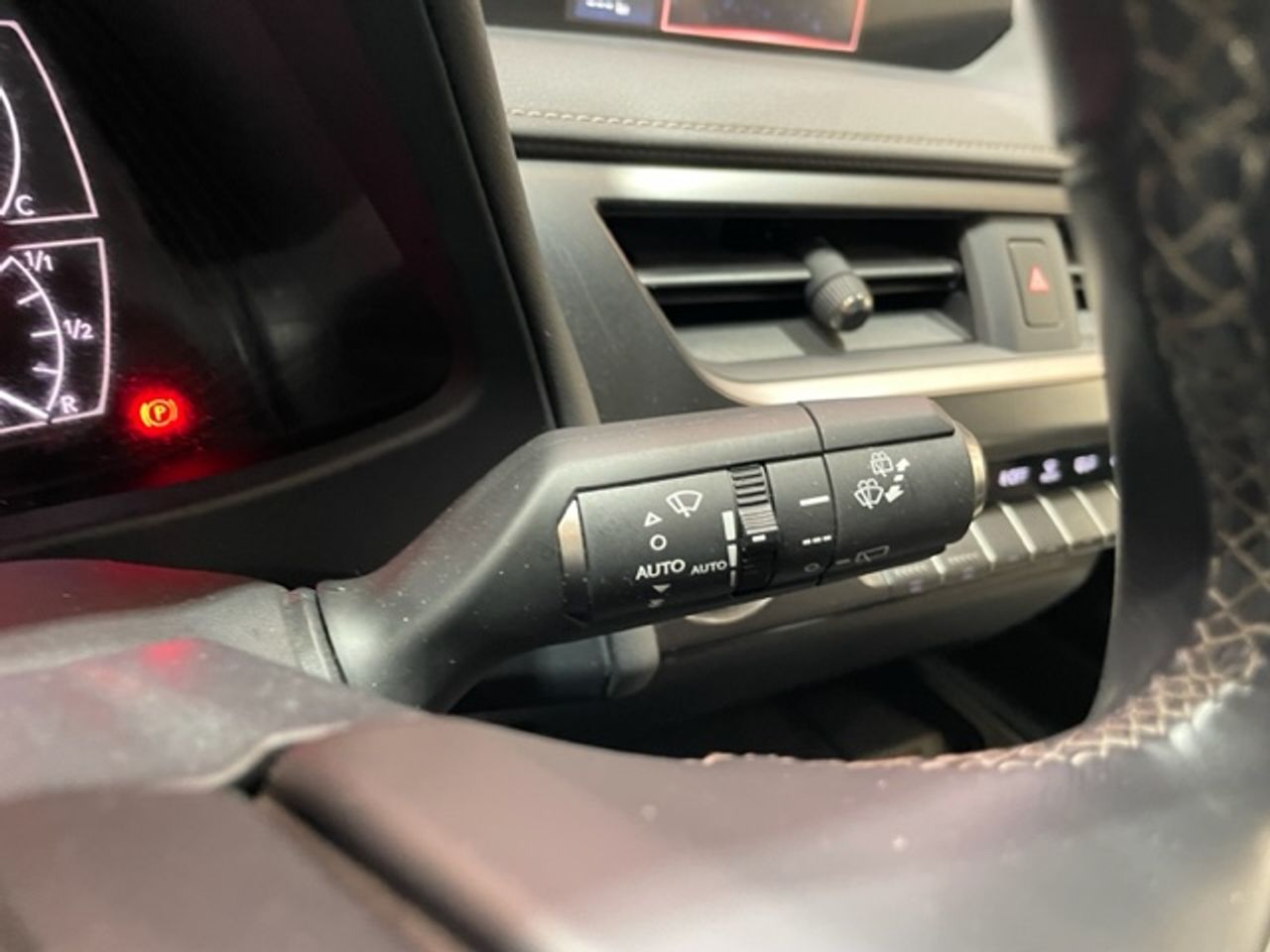 Foto Lexus UX 29