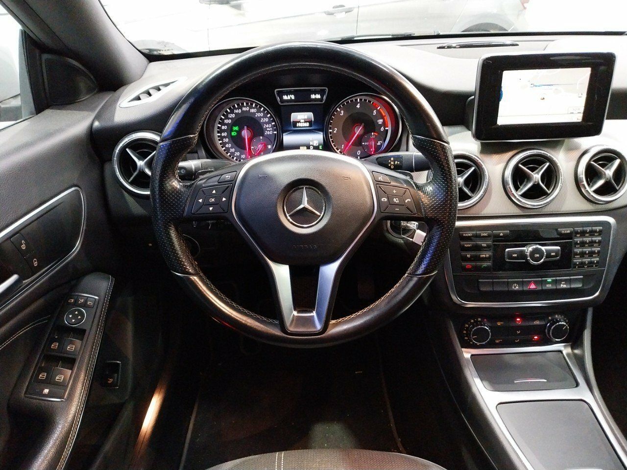 Foto Mercedes-Benz Clase CLA 11