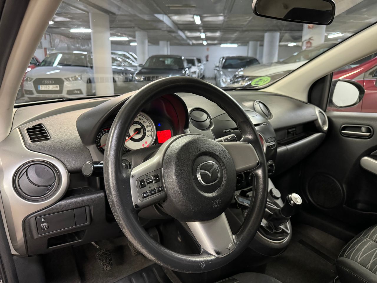 Foto Mazda Mazda2 8