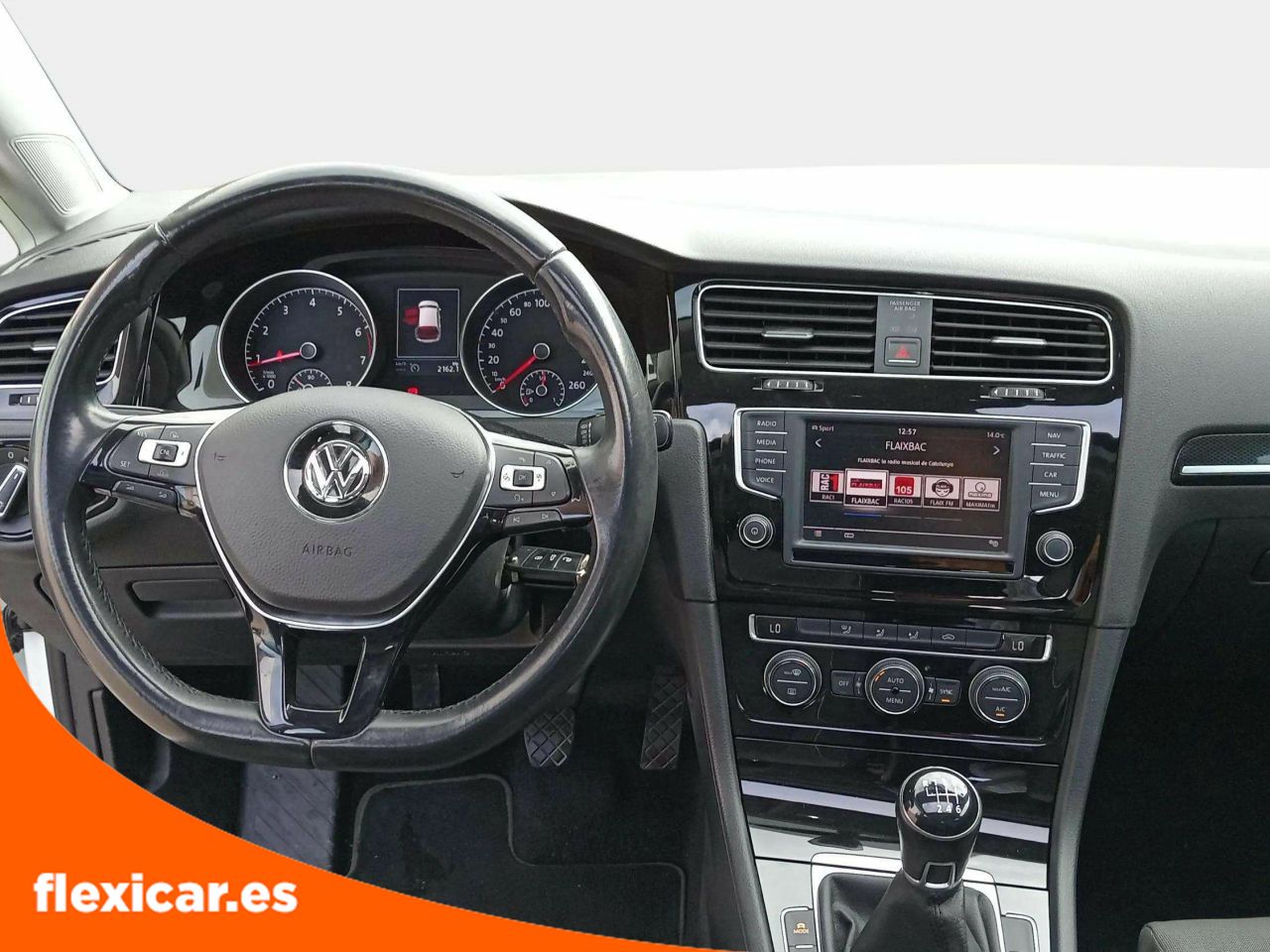 Foto Volkswagen Golf 9