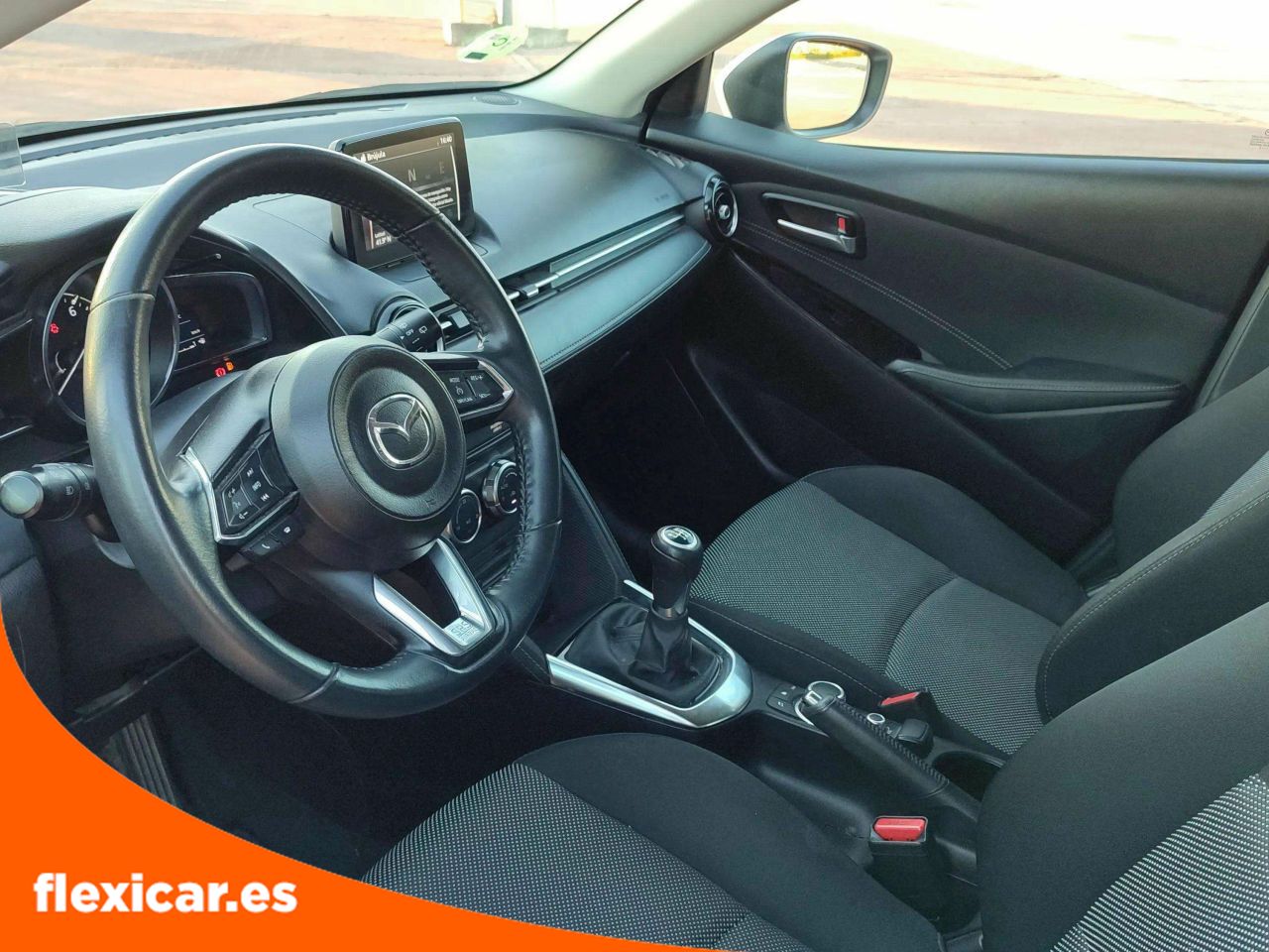 Foto Mazda Mazda2 15