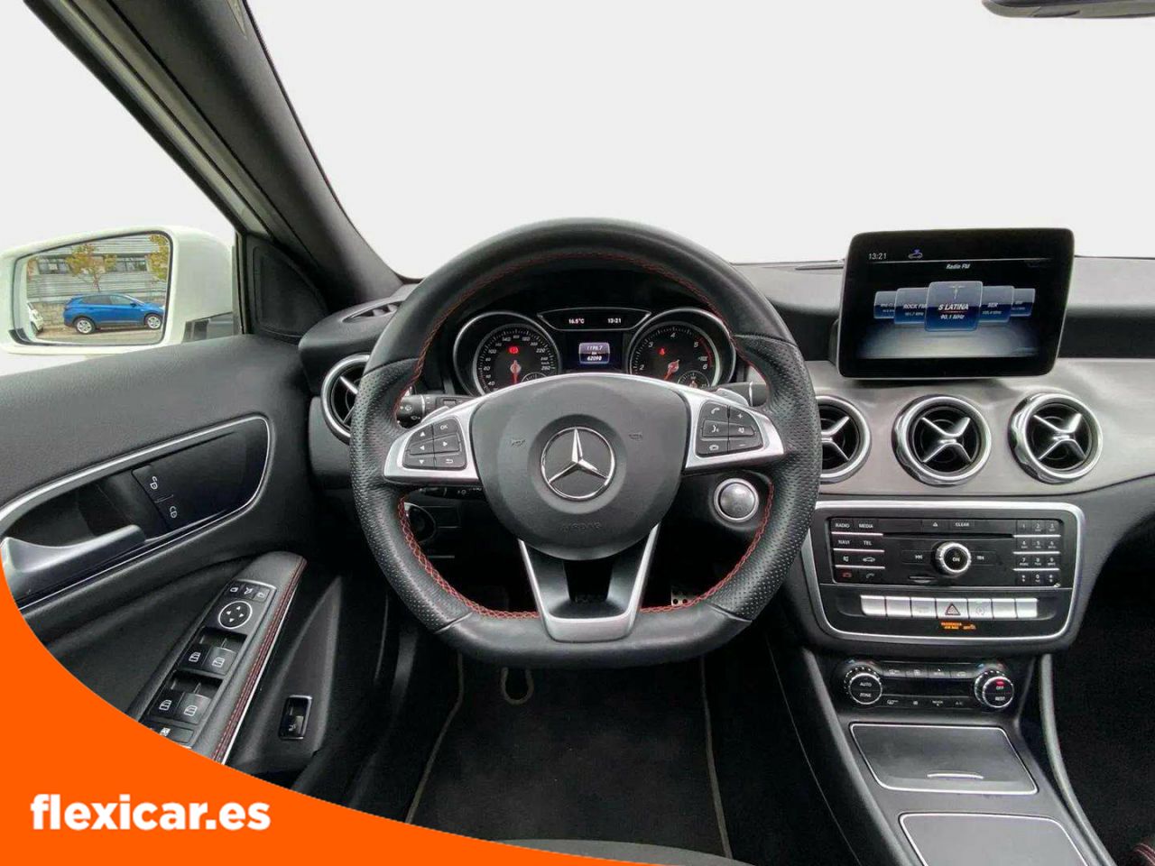 Foto Mercedes-Benz Clase GLA 15