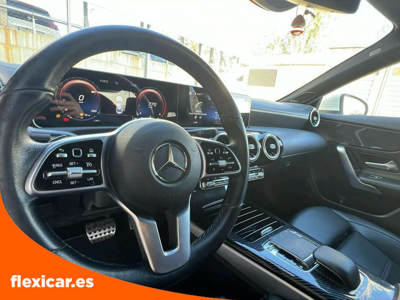 Foto Mercedes-Benz Clase CLA 24