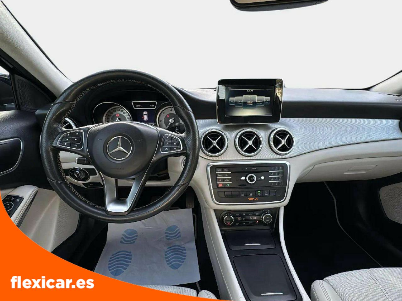 Foto Mercedes-Benz Clase GLA 12