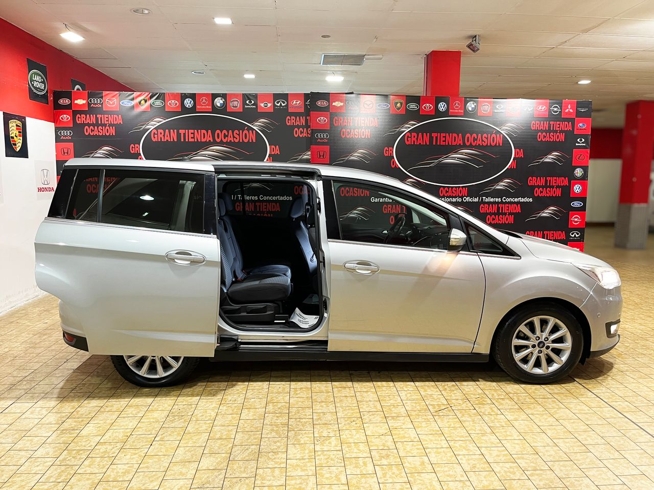 Foto Ford Grand C-MAX 12