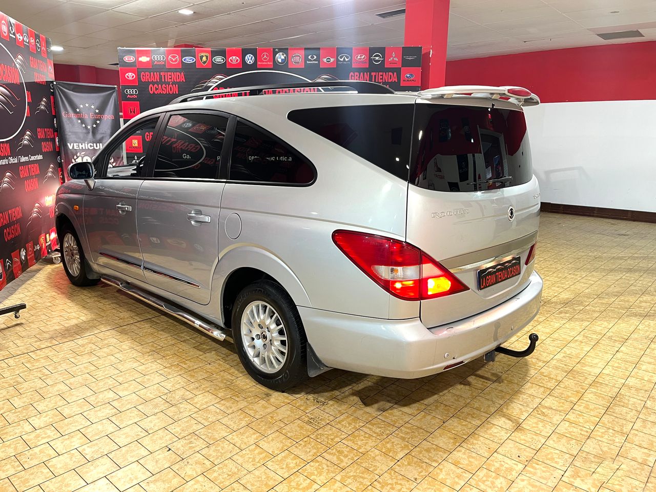 Foto SsangYong Rodius 6