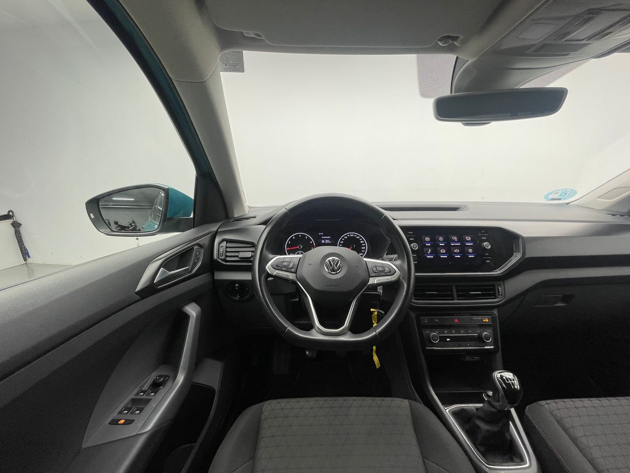 Foto Volkswagen T-Cross 16