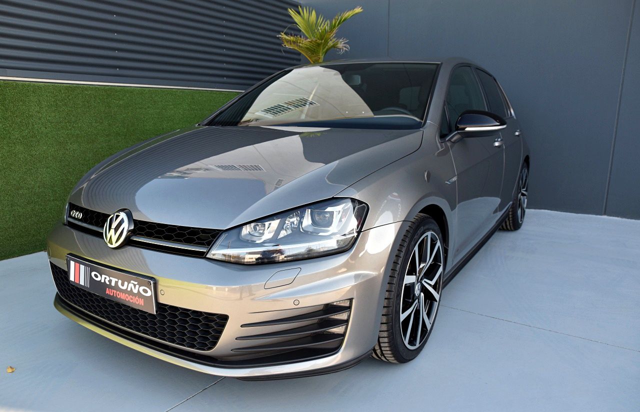 Foto Volkswagen Golf 21