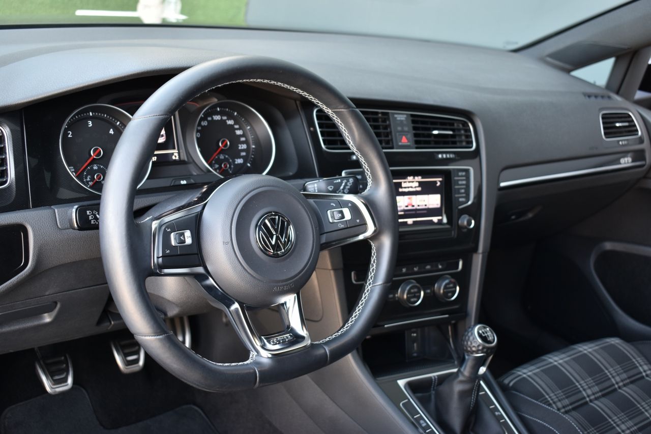 Foto Volkswagen Golf 53