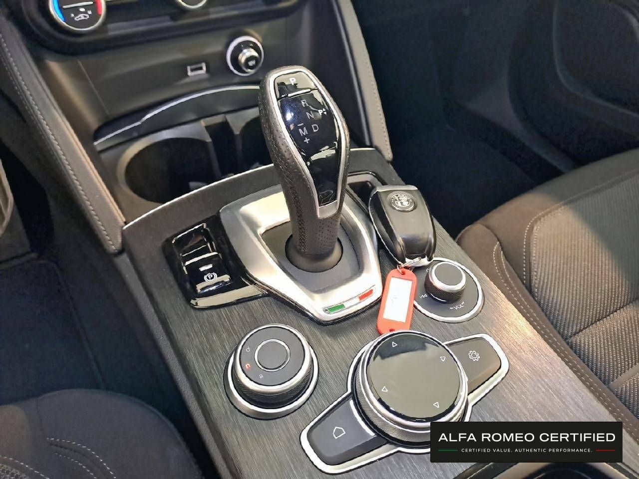 Foto Alfa Romeo Stelvio 12