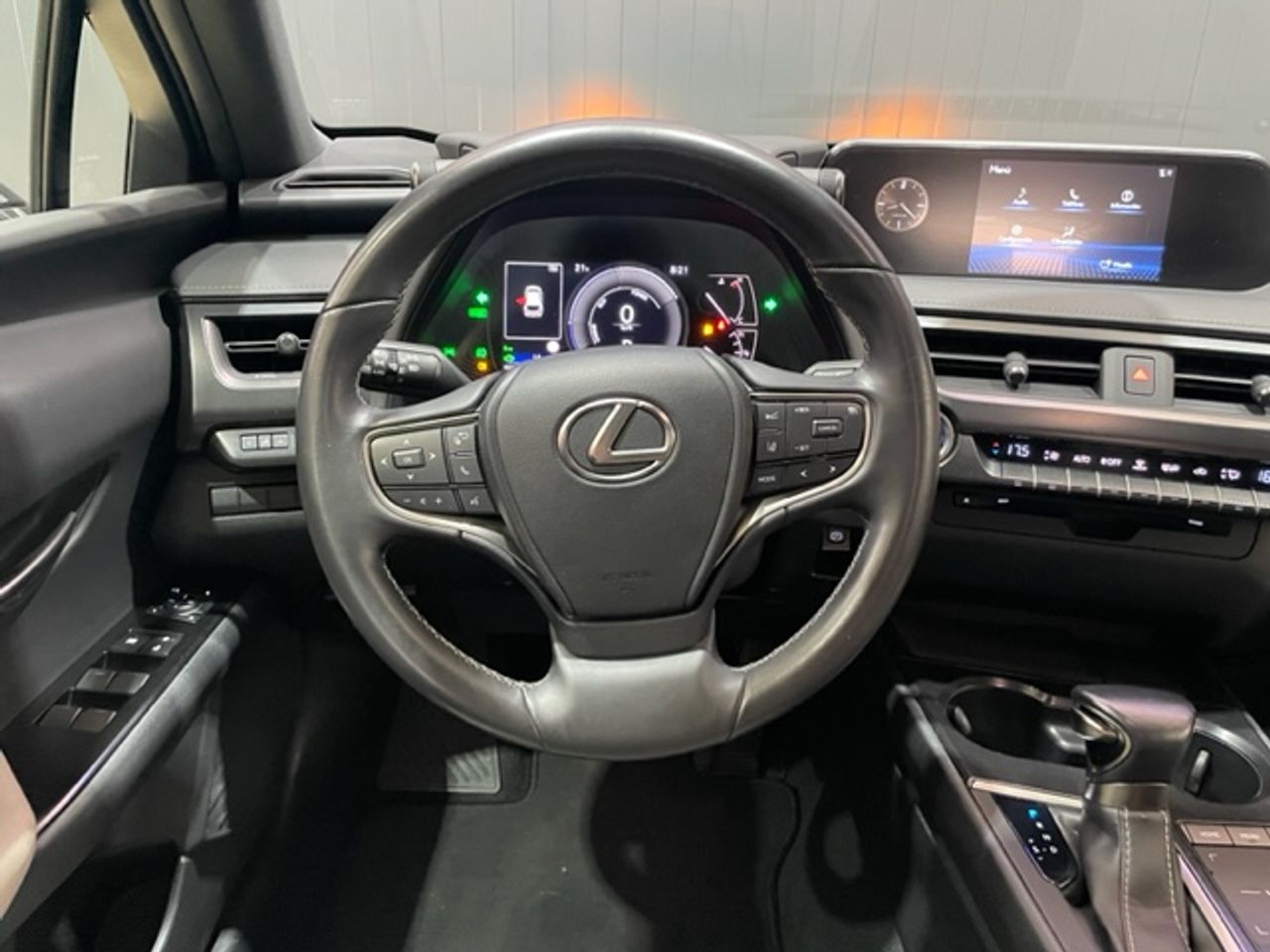 Foto Lexus UX 25