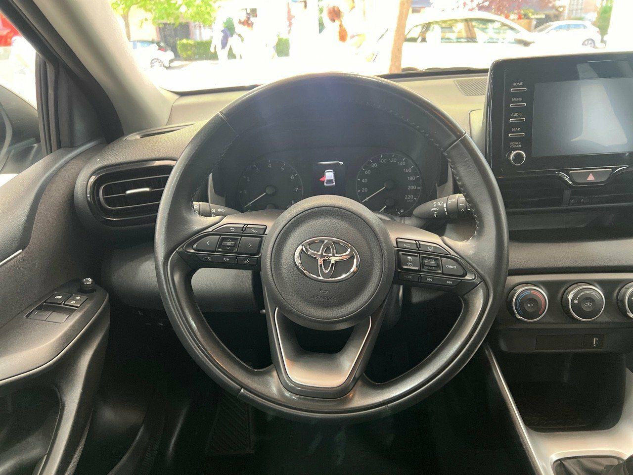 Foto Toyota Yaris 11