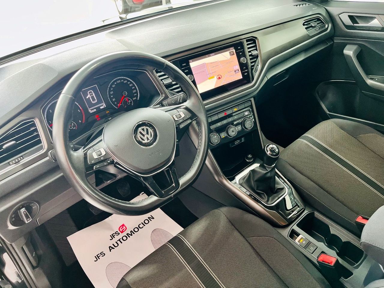 Foto Volkswagen T-Roc 8