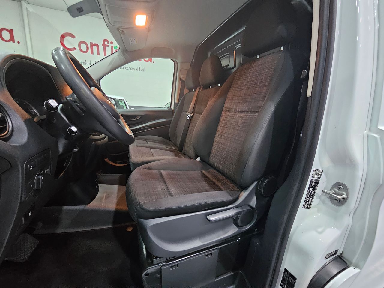 Foto Mercedes-Benz Vito 13