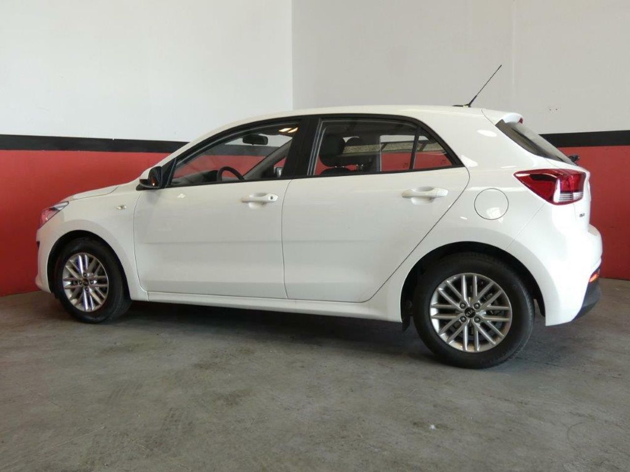 Foto Kia Rio 9