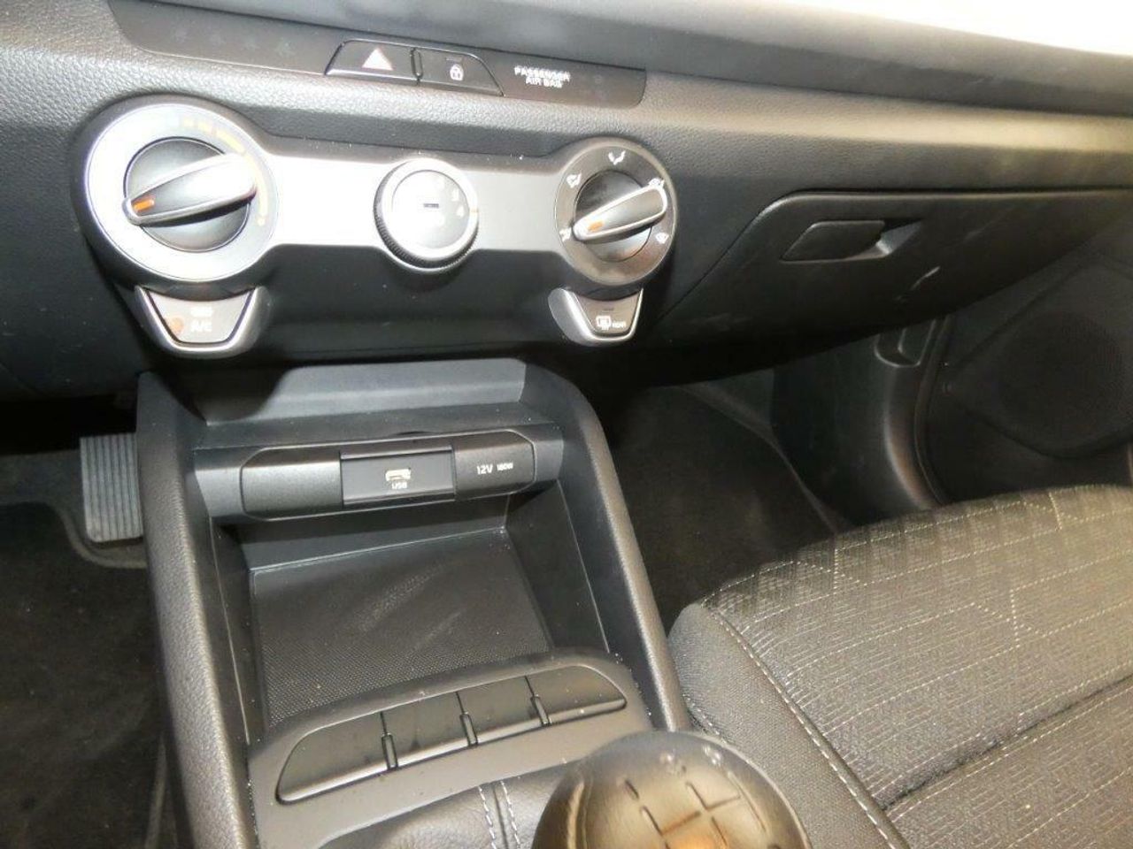 Foto Kia Rio 12