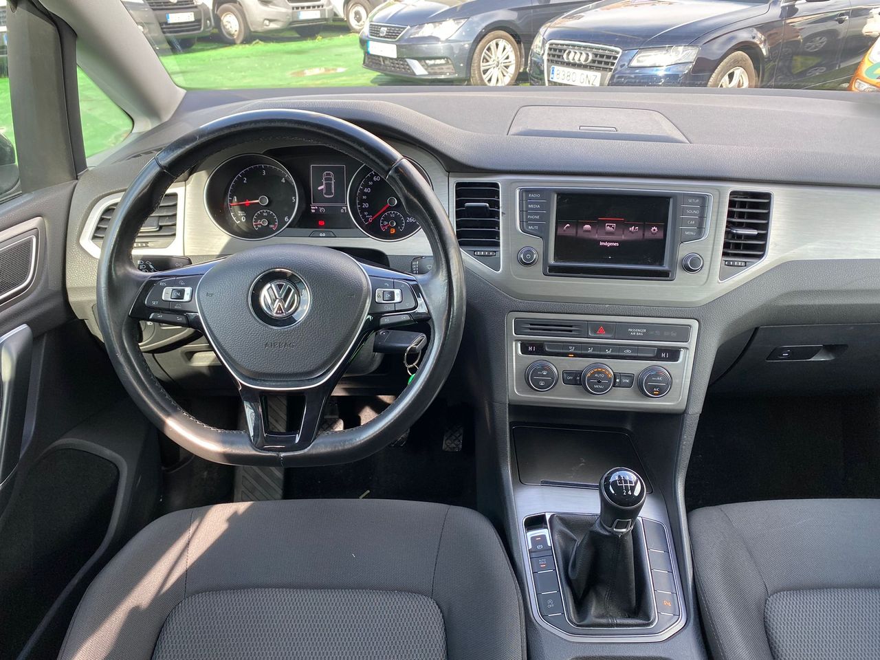 Foto Volkswagen Golf Sportsvan 10