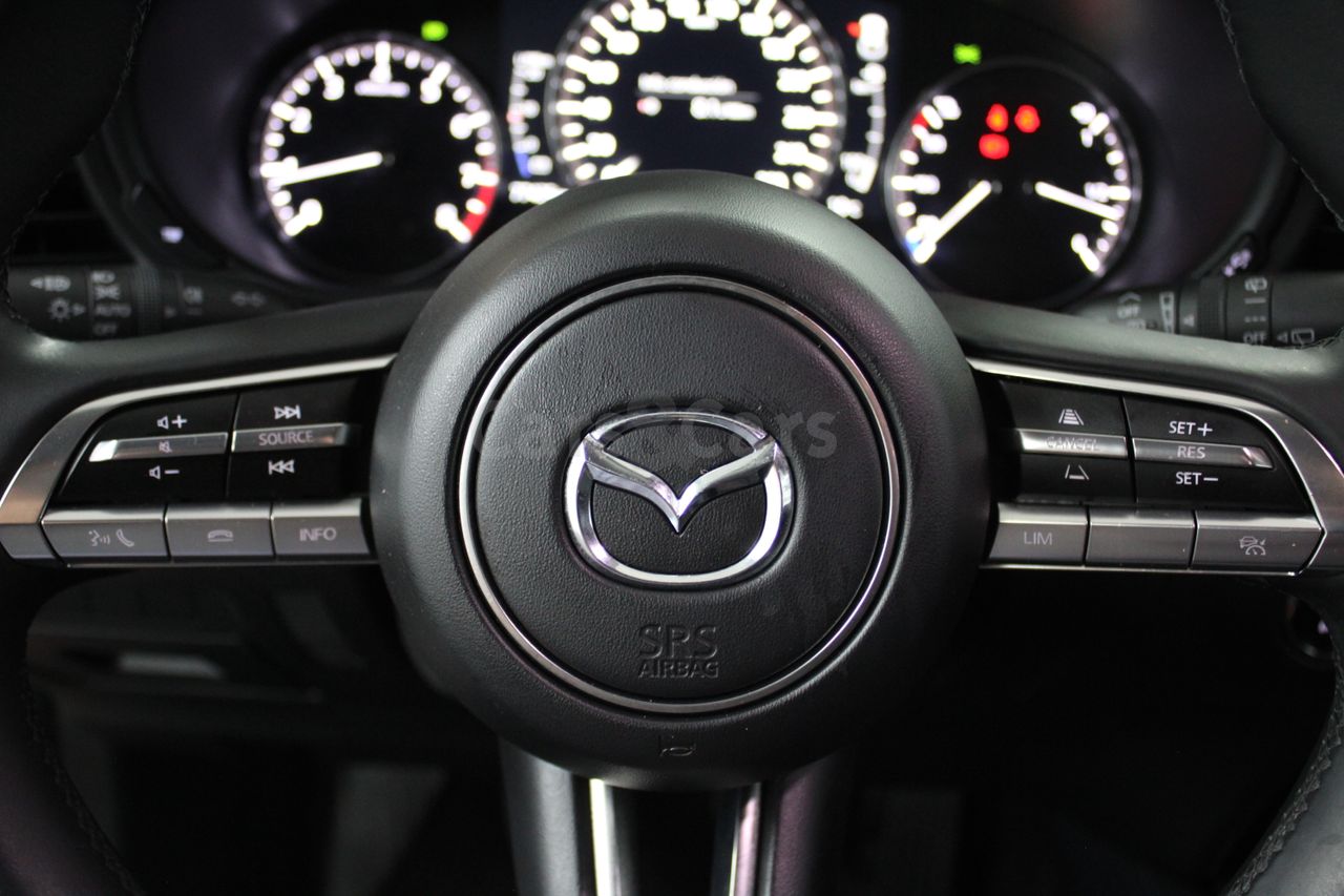 Foto Mazda CX-30 4