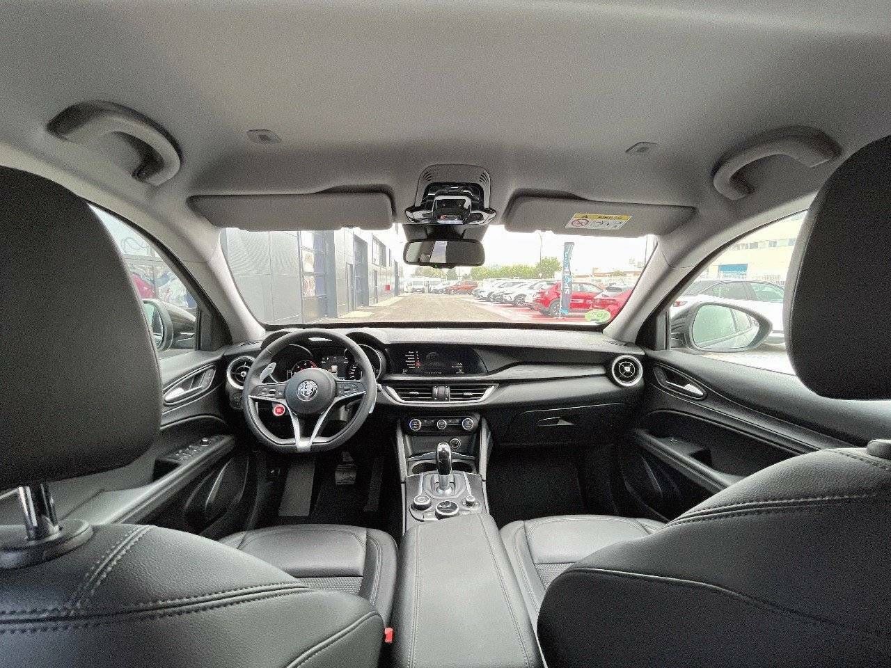 Foto Alfa Romeo Stelvio 35