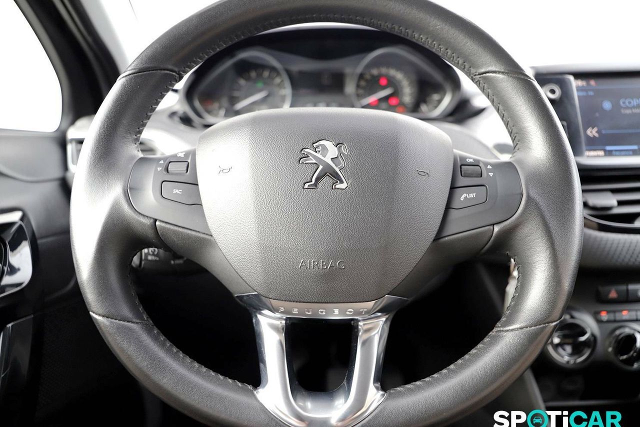 Foto Peugeot 208 18