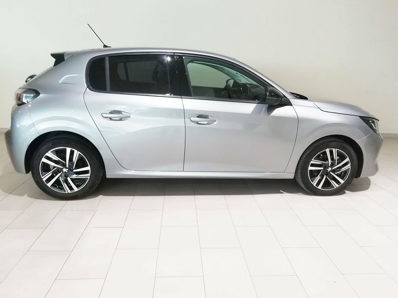 Foto Peugeot 208 4