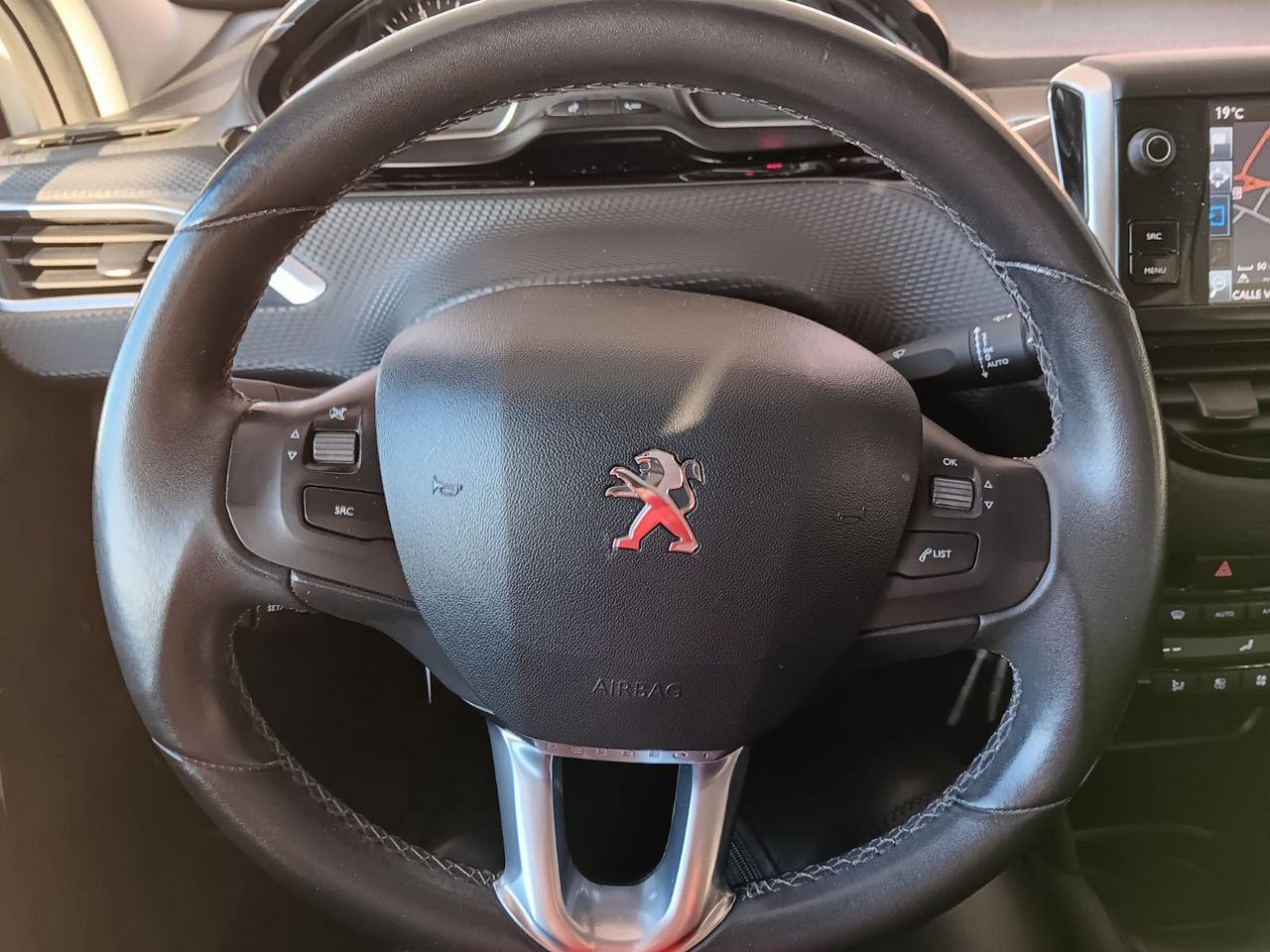 Foto Peugeot 208 9