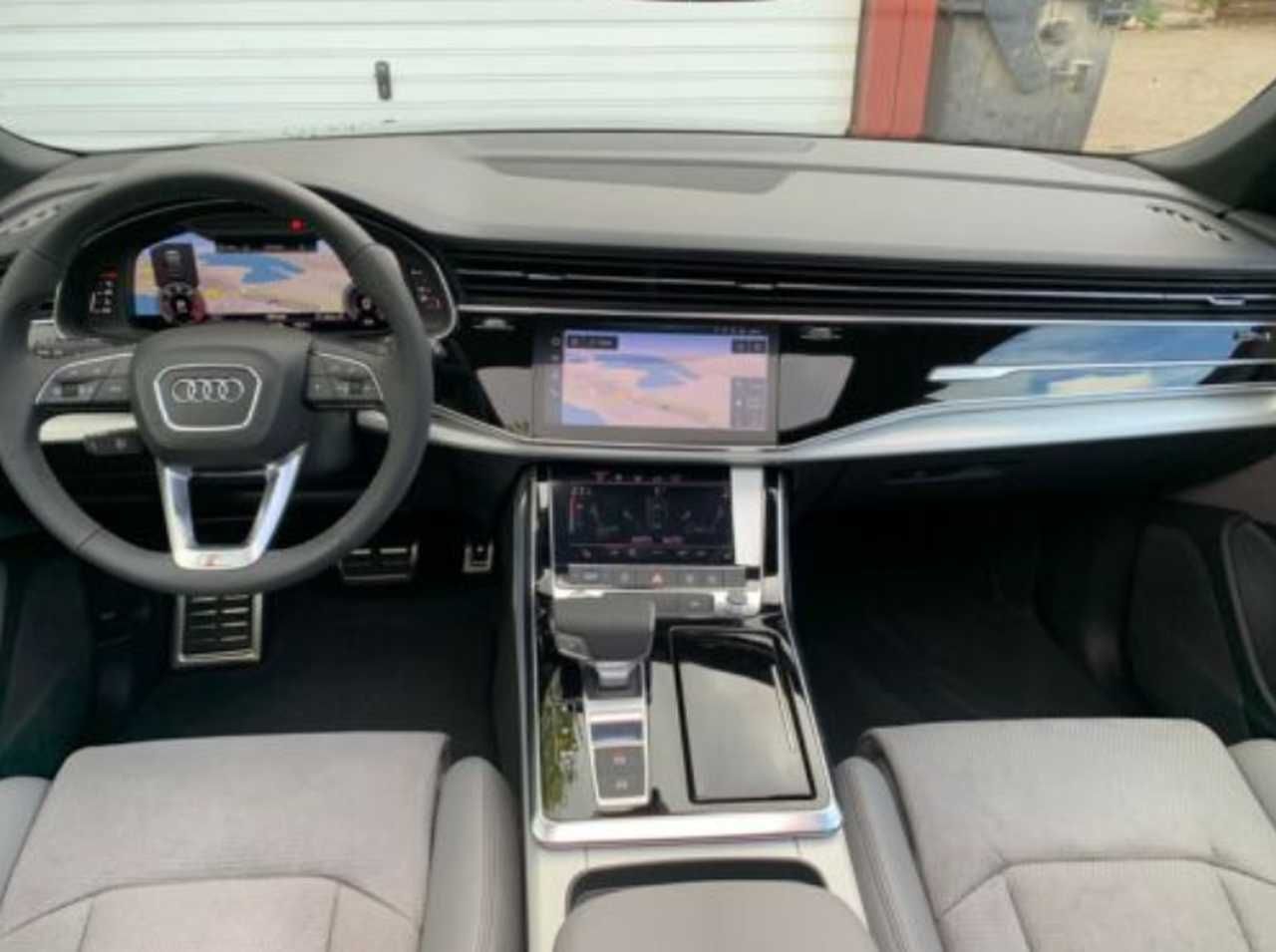 Foto Audi Q8 10