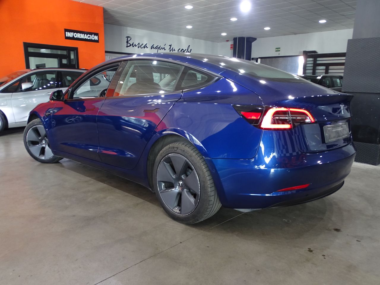 Foto Tesla Model 3 4