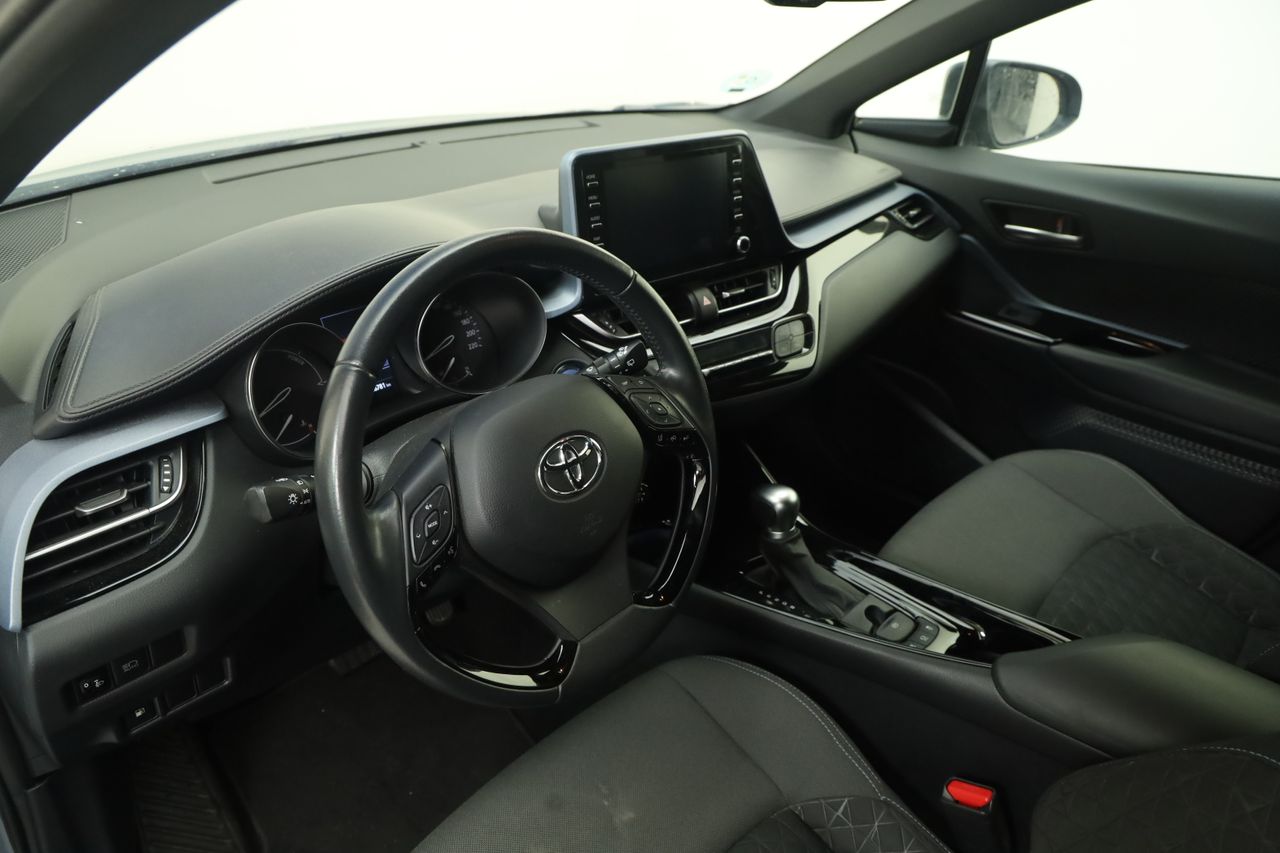 Foto Toyota C-HR 13