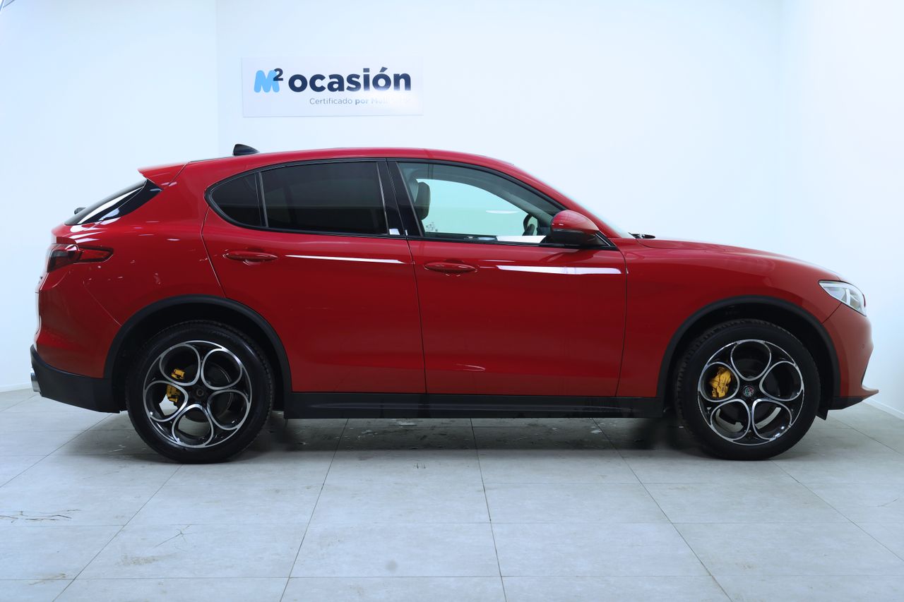 Foto Alfa Romeo Stelvio 4