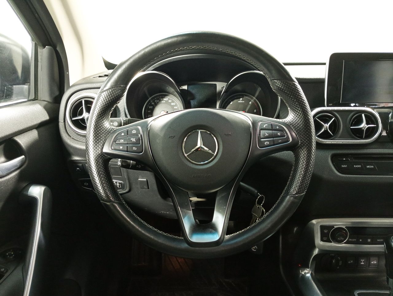 Foto Mercedes-Benz Clase X 10